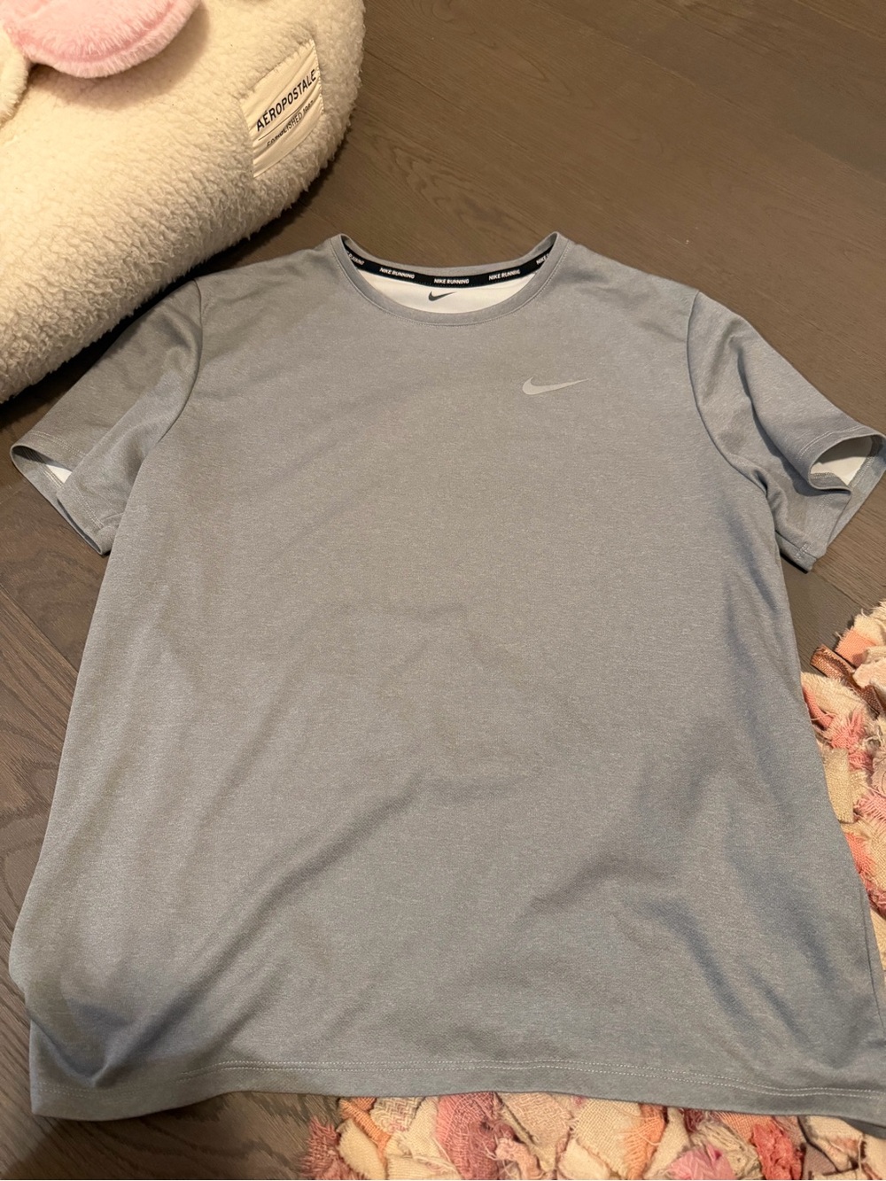 Nike Men’s Heather Gray Dri-FIT Short Sleeve Tee